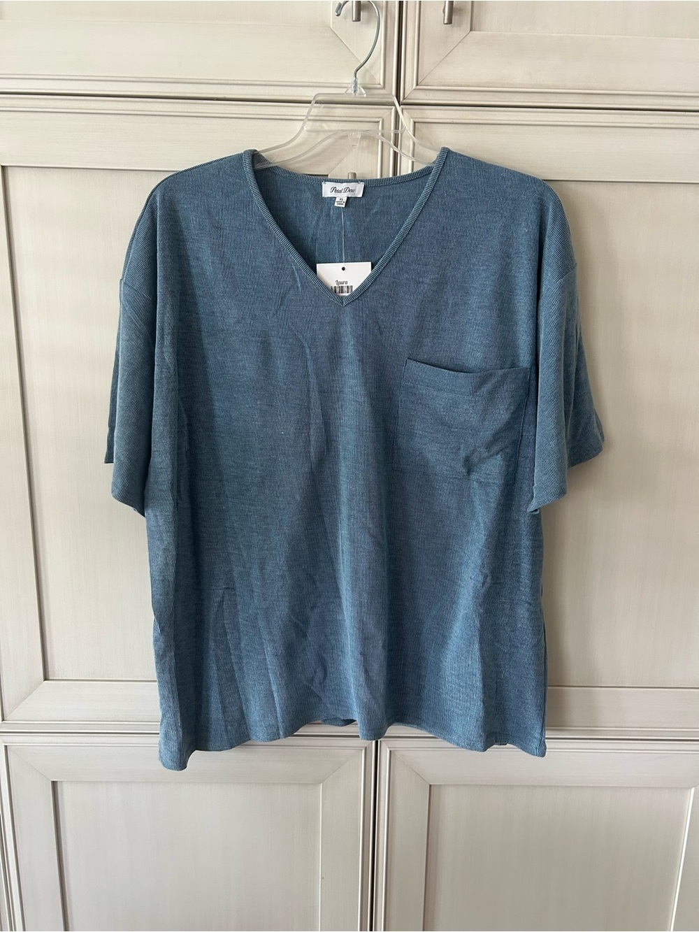 Relaxed V-Neck Short Sleeve Pocket Tee in Dusty Blue -